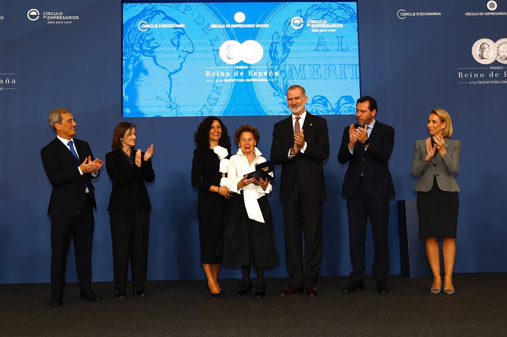 María Teresa Rodríguez rep el IX Premio Reino de España a la Trayectoria Empresarial